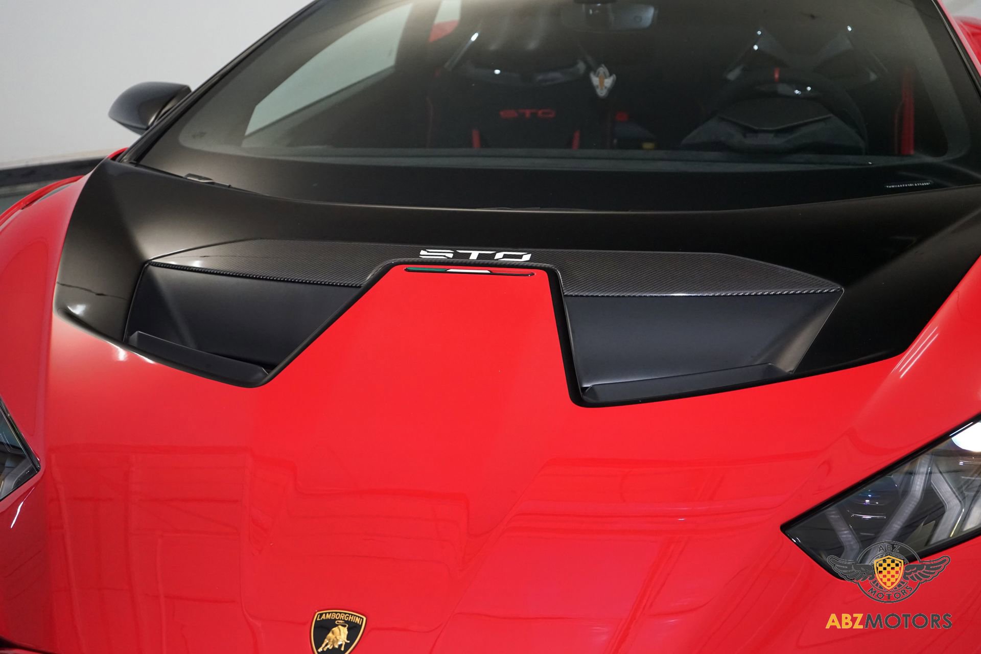 Used 2023 Lamborghini Huracan STO image 9