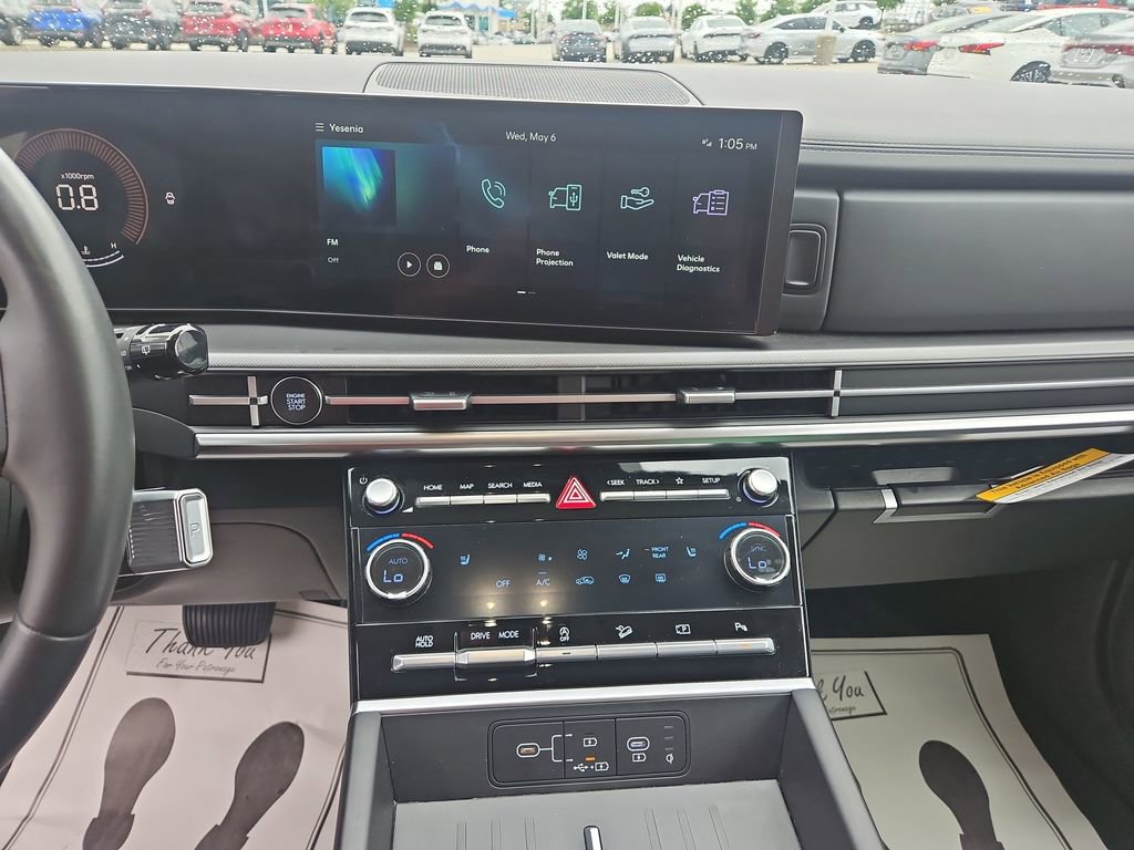 Used 2025 Hyundai Santa Fe SEL FWD image 24