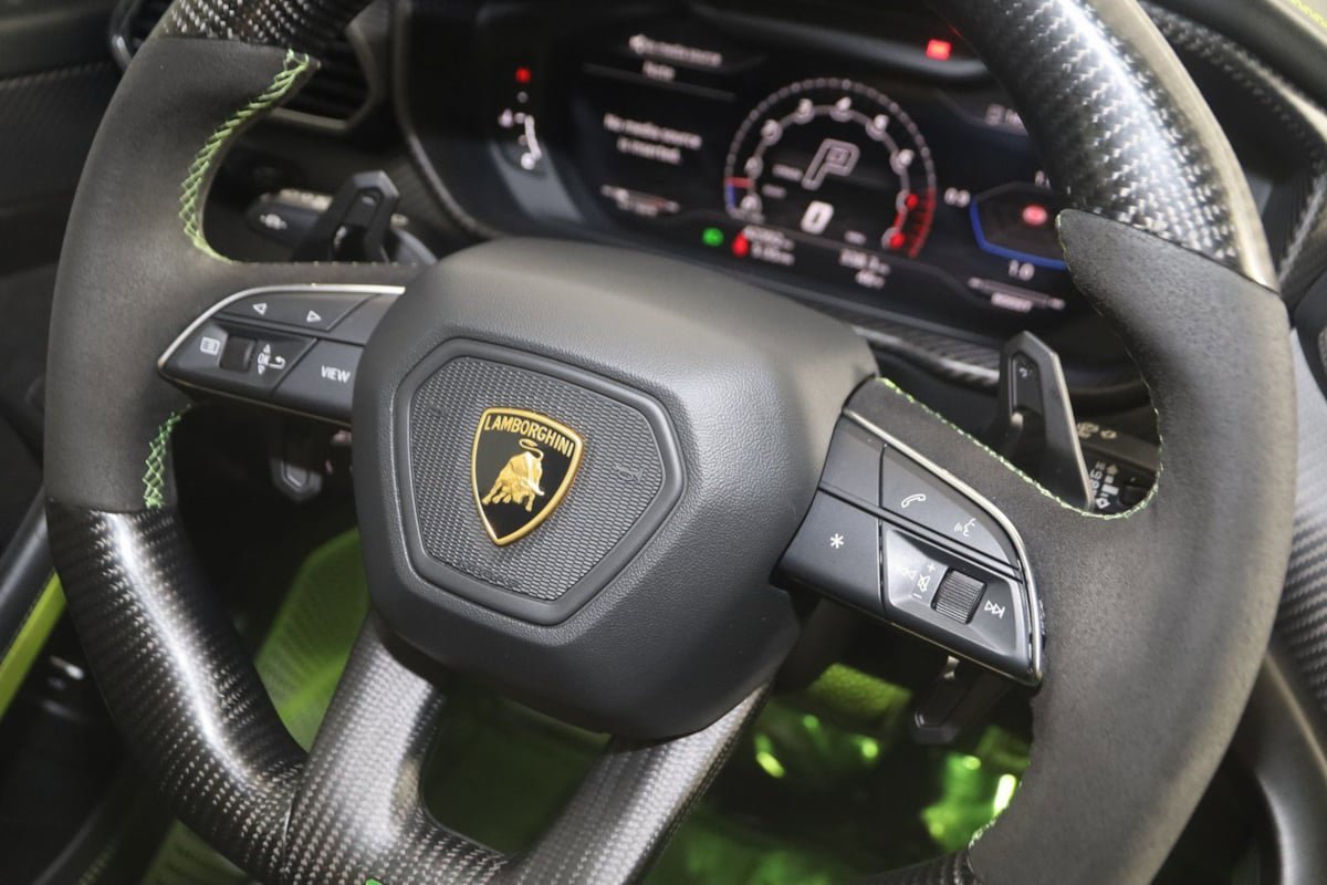 Used 2022 Lamborghini Urus AWD/4WD image 68