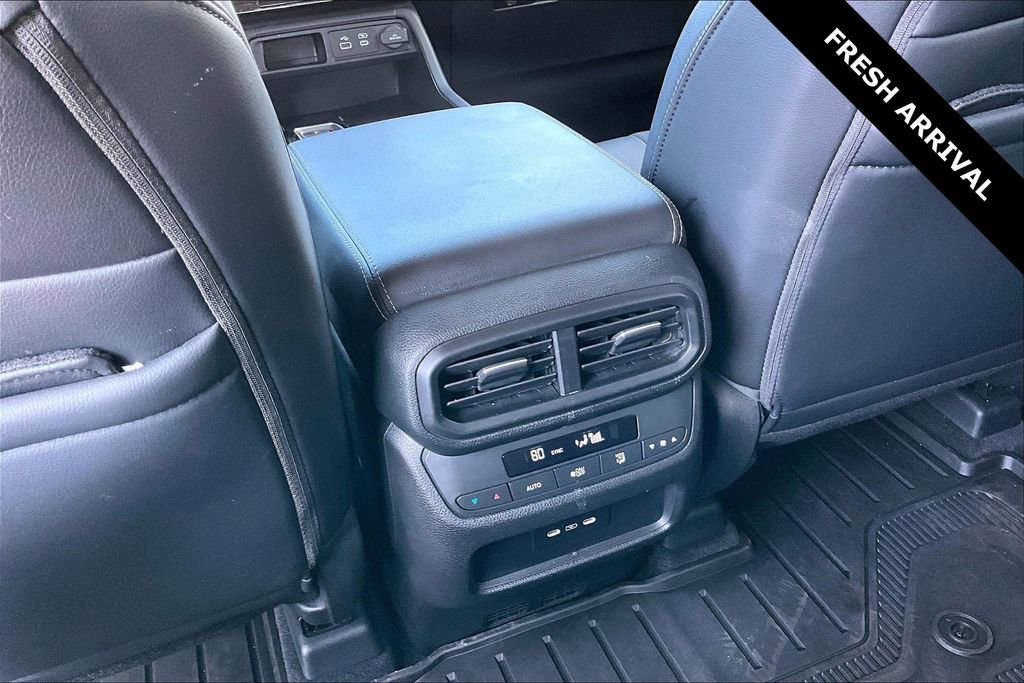 Used 2025 Honda Pilot EX-L image 10