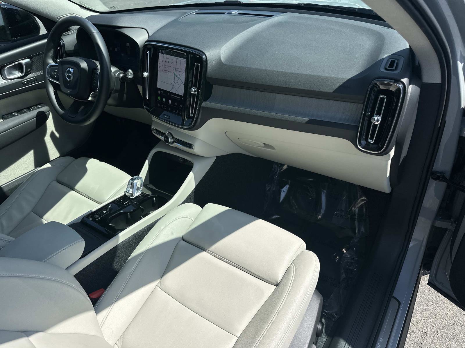 Certified 2026 Volvo XC40 B5 Plus w/ Protection Package Premier AWD/4WD image 26