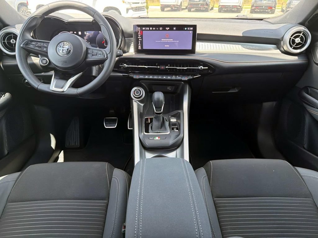 Used 2025 Alfa Romeo Tonale AWD/4WD image 14