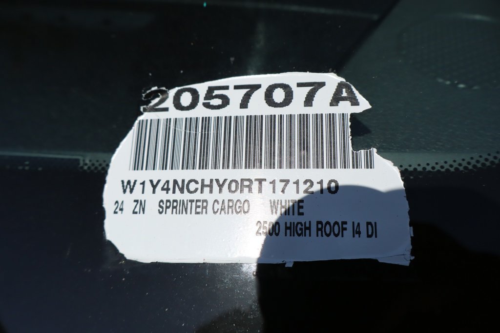 Used 2024 Mercedes-Benz Sprinter 2500 image 39