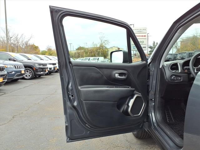 Certified 2023 Jeep Renegade Latitude image 21