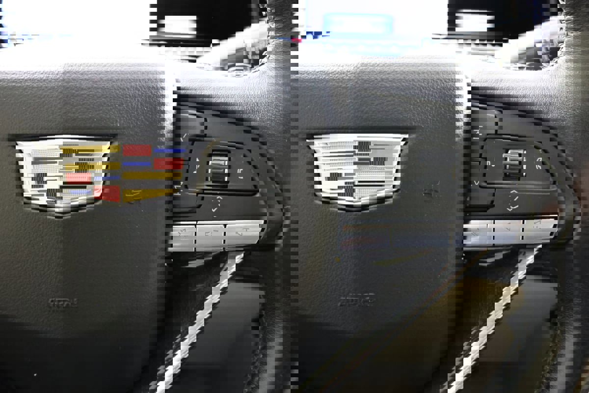 Used 2022 Cadillac Escalade ESV Premium Luxury w/ Performance Package image 30