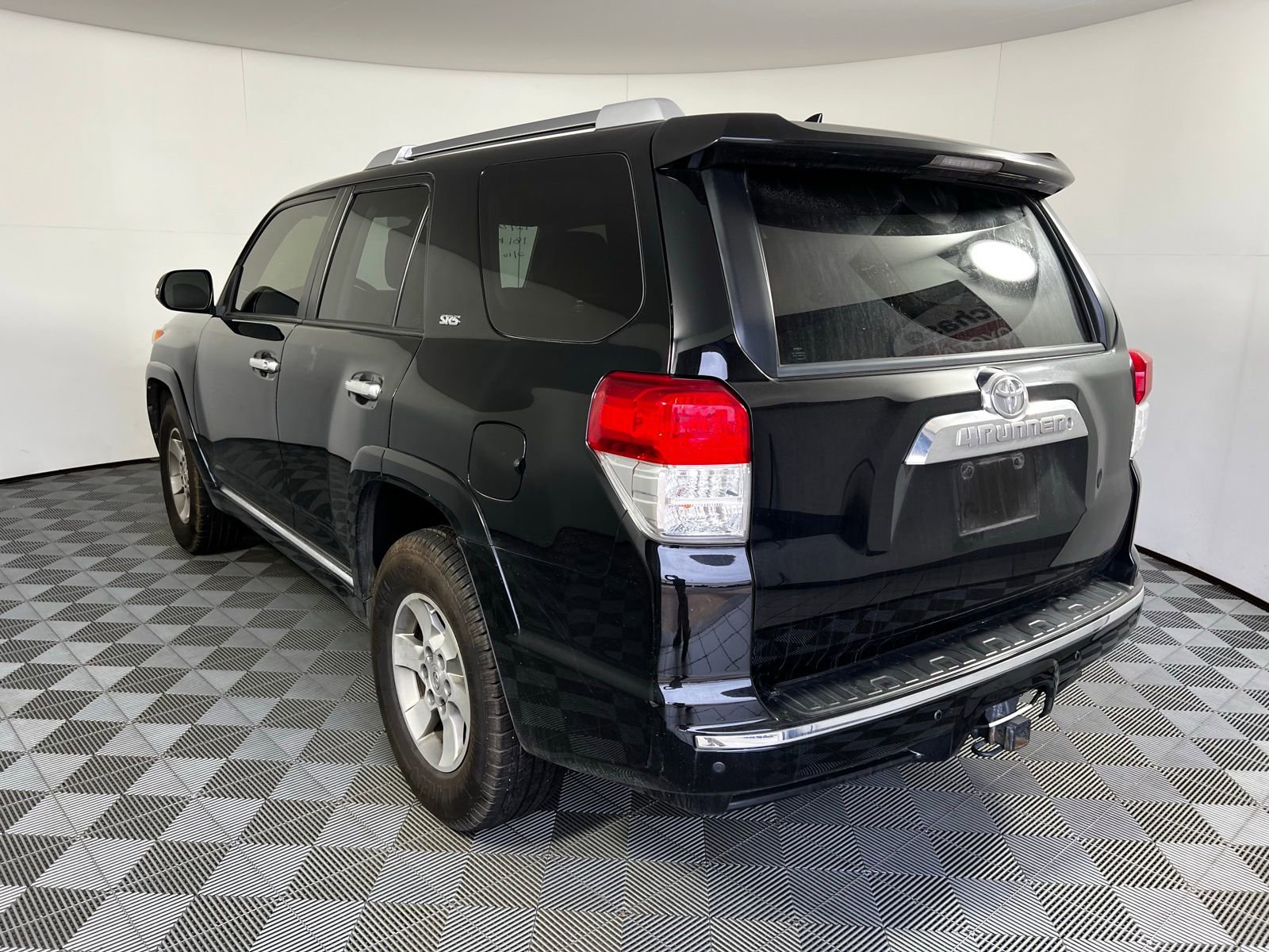 Used 2013 Toyota 4Runner SR5 image 7