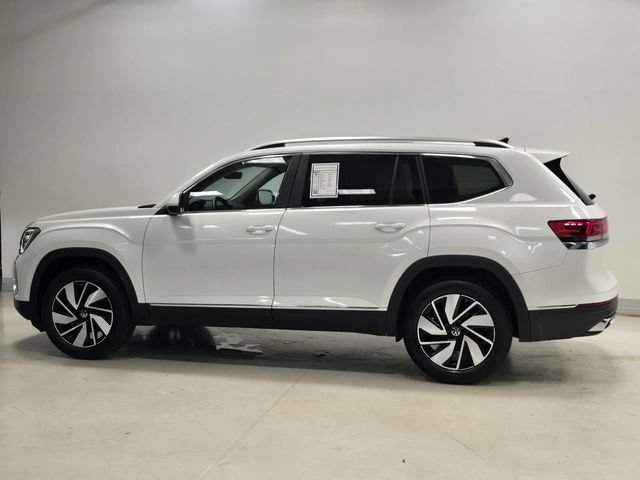 Used 2025 Volkswagen Atlas SEL AWD/4WD image 4