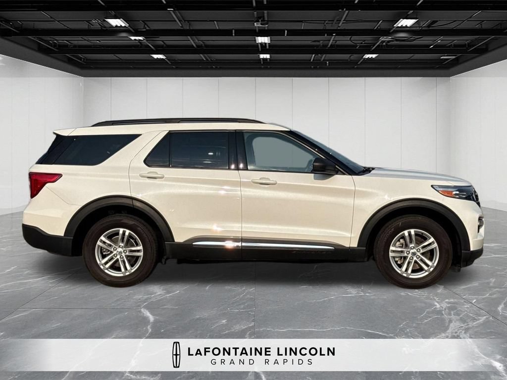 Used 2023 Ford Explorer XLT w/ Equipment Group 202A AWD/4WD image 6
