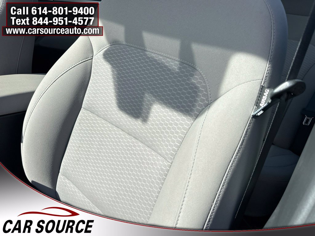 Used 2020 Hyundai Elantra SE FWD image 15