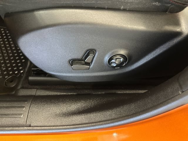 Used 2016 Jeep Cherokee Trailhawk w/ Leather Interior Group AWD/4WD image 23