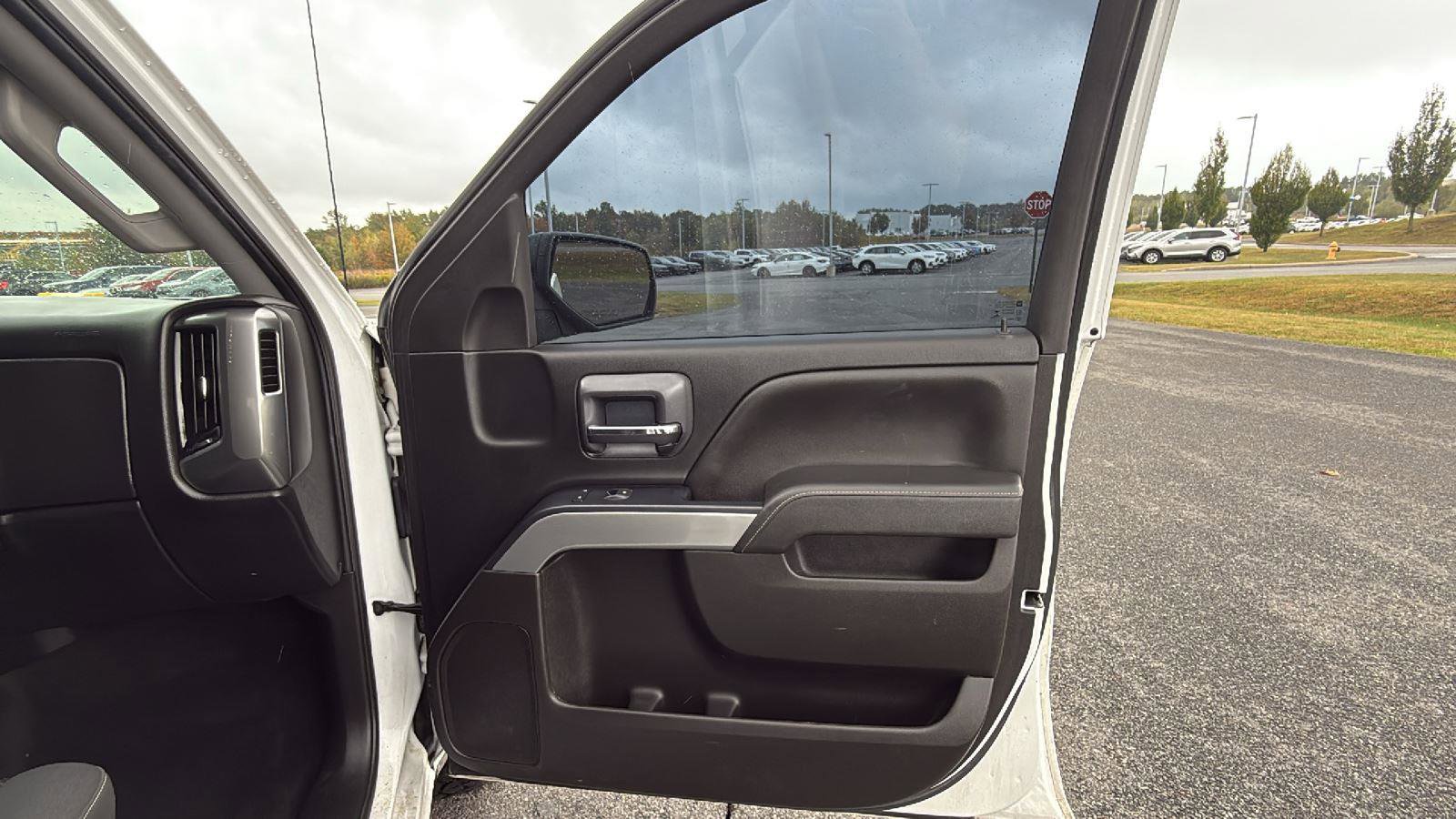 Used 2018 Chevrolet Silverado 1500 LT w/ Redline Edition image 16