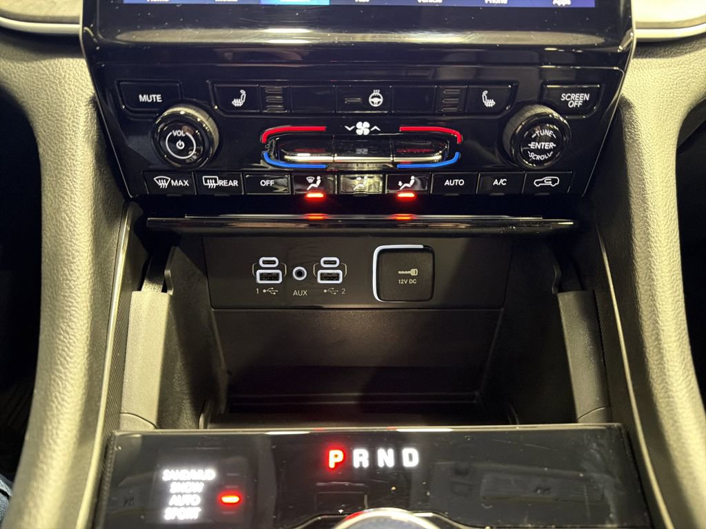 Used 2024 Jeep Grand Cherokee Limited image 18