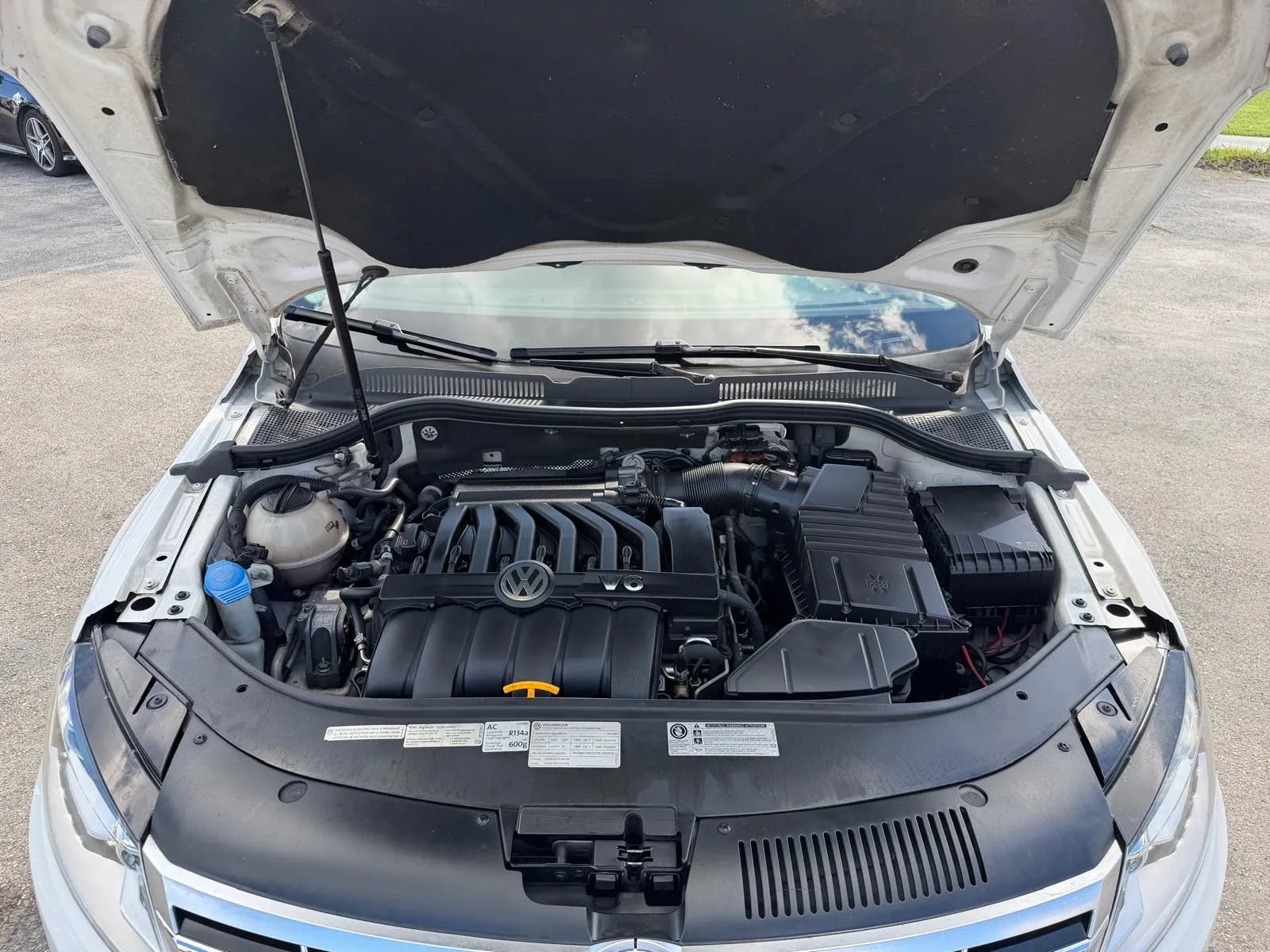 Used 2013 Volkswagen CC Executive AWD/4WD image 28