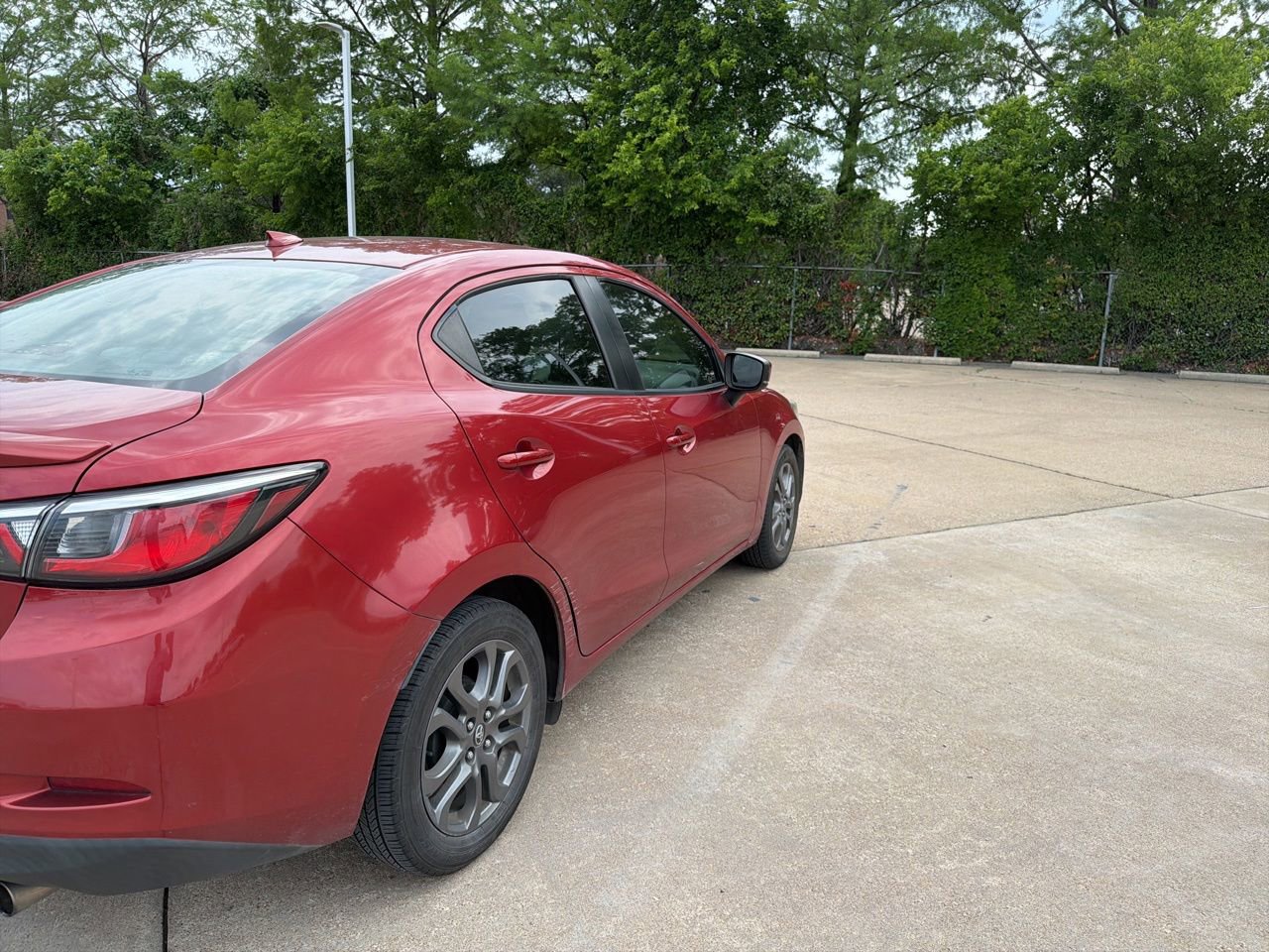 Used 2019 Toyota Yaris LE FWD image 3