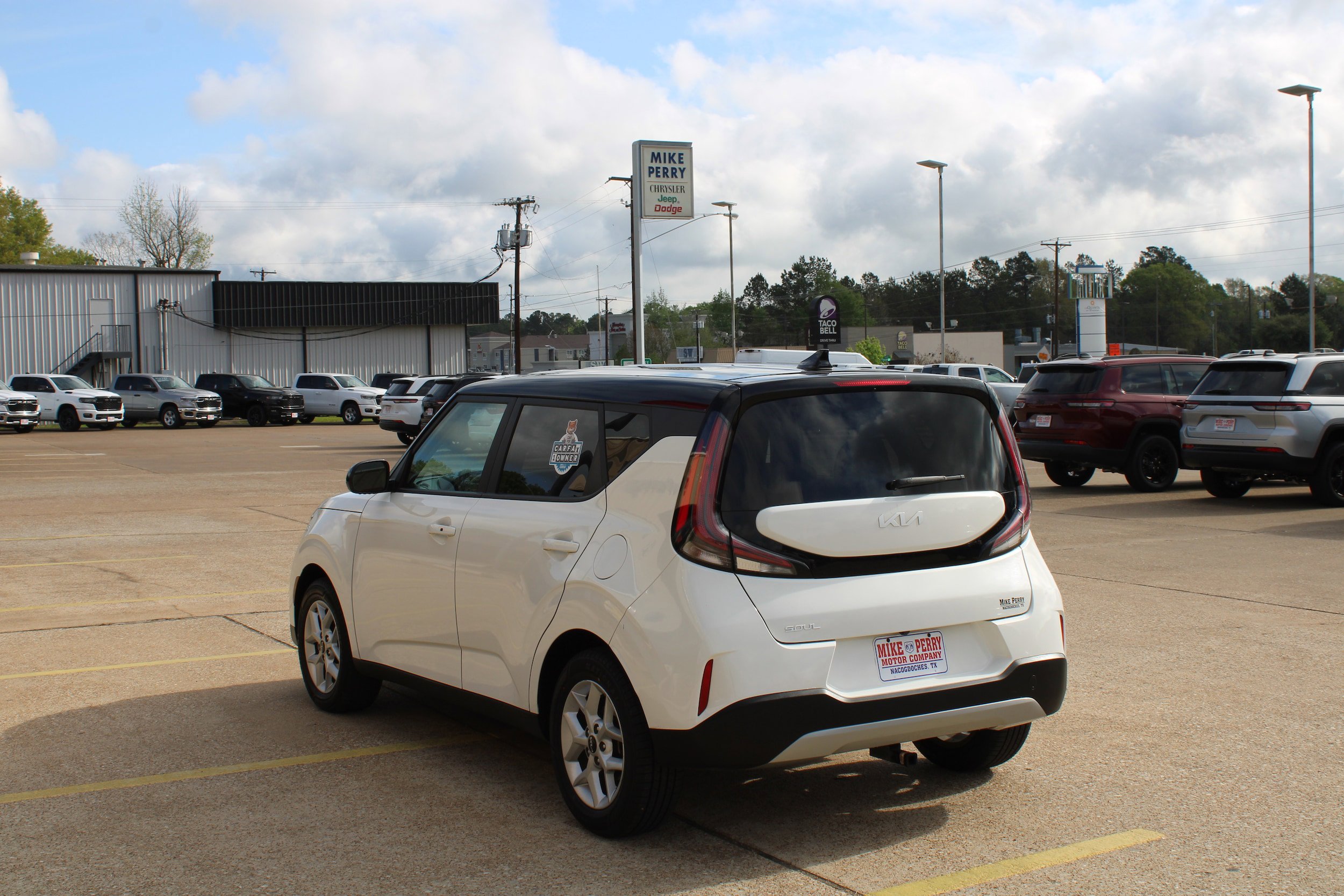 Used 2023 Kia Soul S FWD image 9