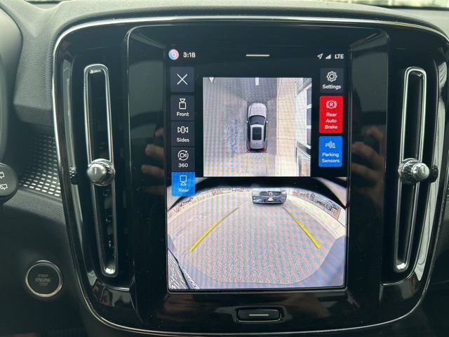 Certified 2025 Volvo XC40 B5 Plus image 23