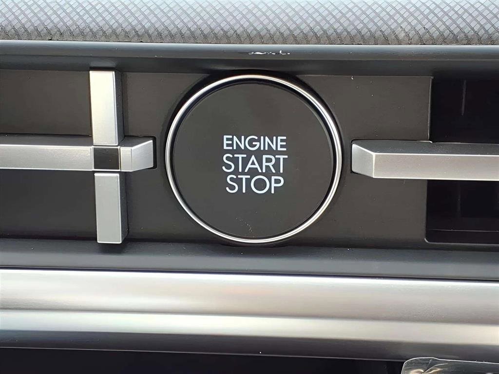 New 2026 Hyundai Santa Fe SE image 15