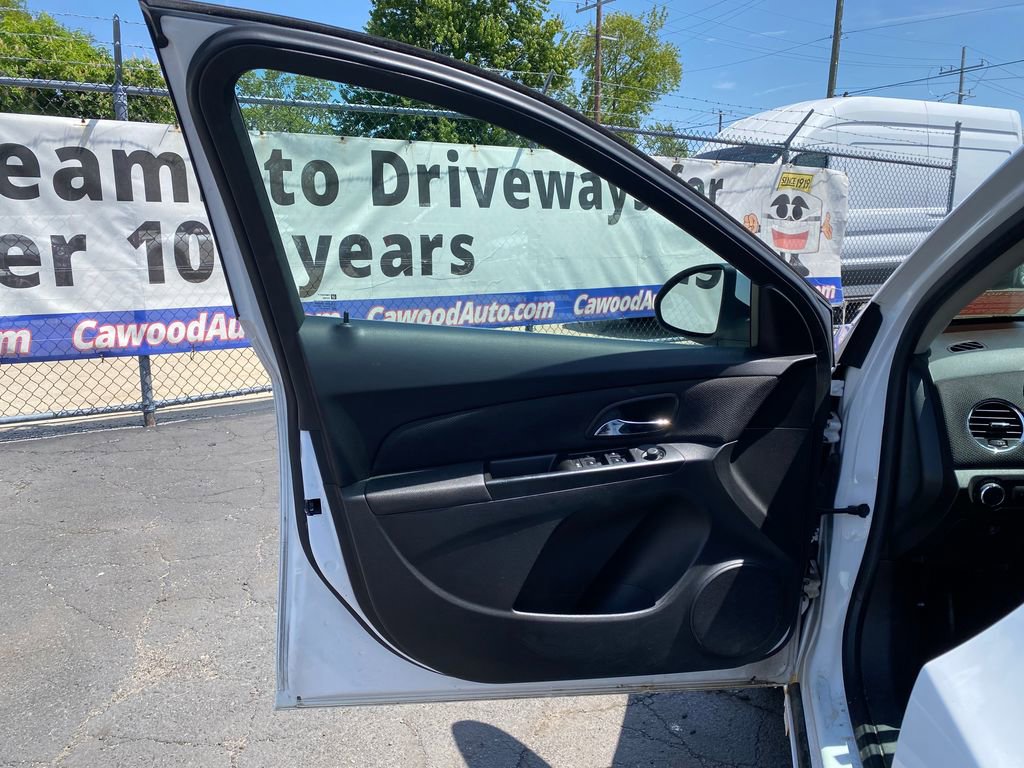 Used 2013 Chevrolet Cruze LT FWD image 11