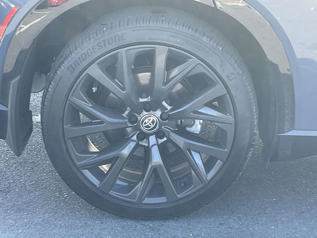 Used 2025 Toyota Crown Signia image 13