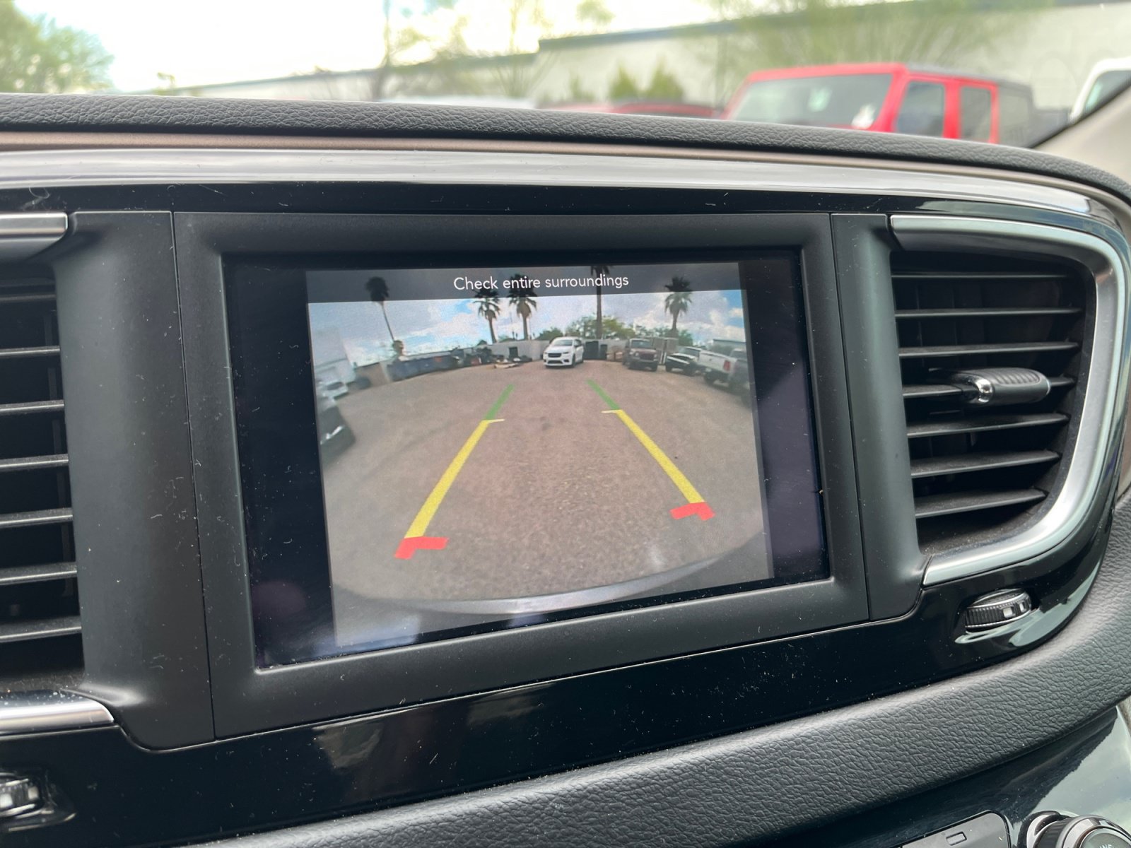 Used 2018 Chrysler Pacifica Touring Plus w/ Tire & Wheel Group FWD image 24