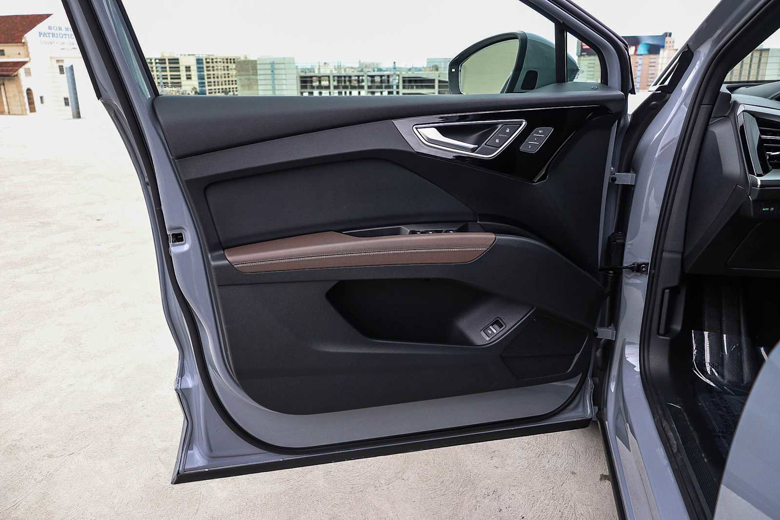 Used 2023 Audi Q4 e-tron Prestige image 28