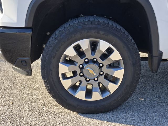 Used 2025 Chevrolet Silverado 2500 Custom w/ Custom Value Package image 11