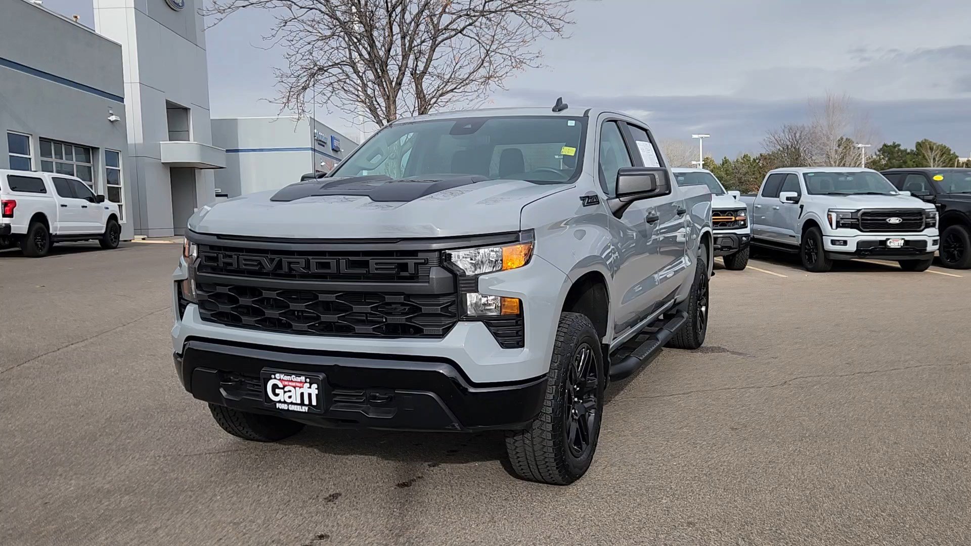 Used 2024 Chevrolet Silverado 1500 Custom Trail Boss w/ Turbomax Blackout Package image 2