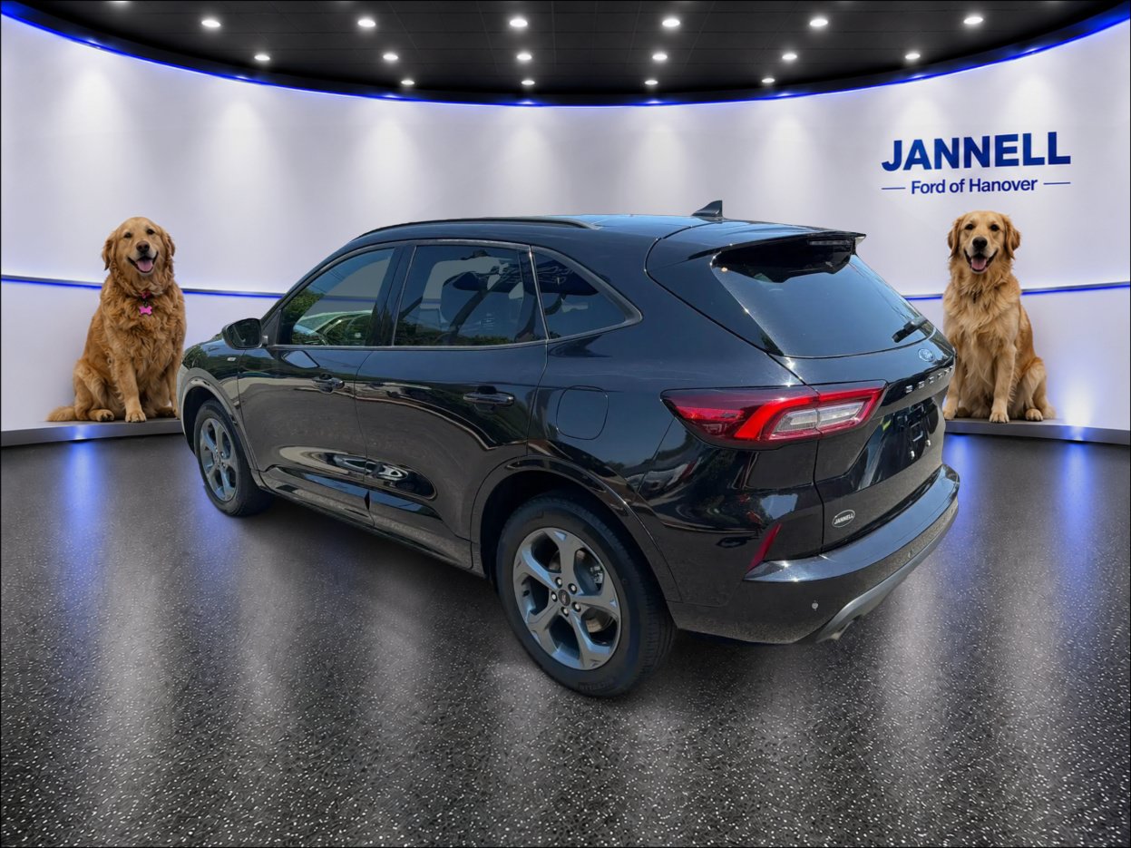 Used 2024 Ford Escape ST-Line w/ Tech Pack #1 AWD/4WD image 8