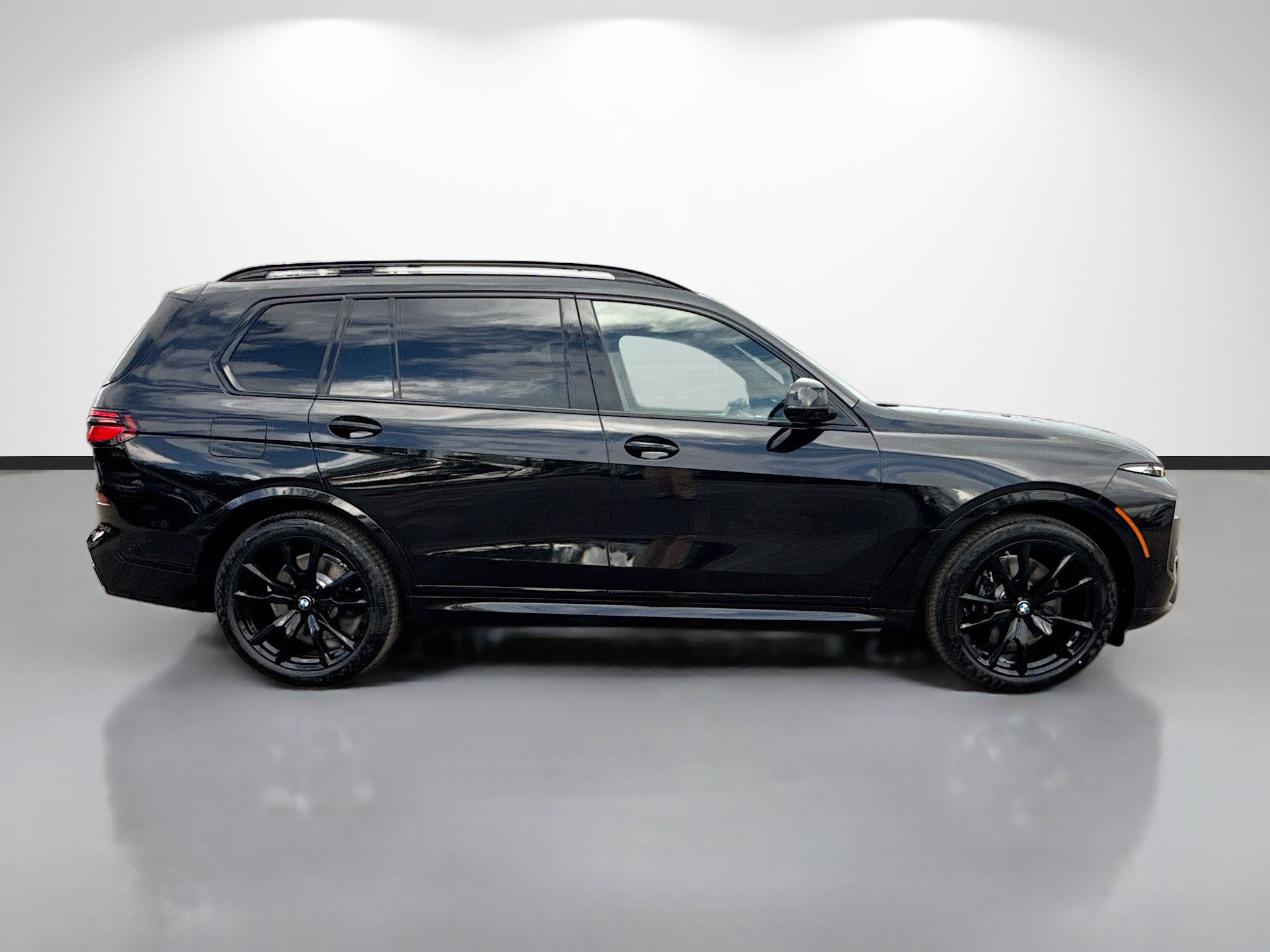New 2027 BMW X7 xDrive40i w/ M Sport Package AWD/4WD image 2