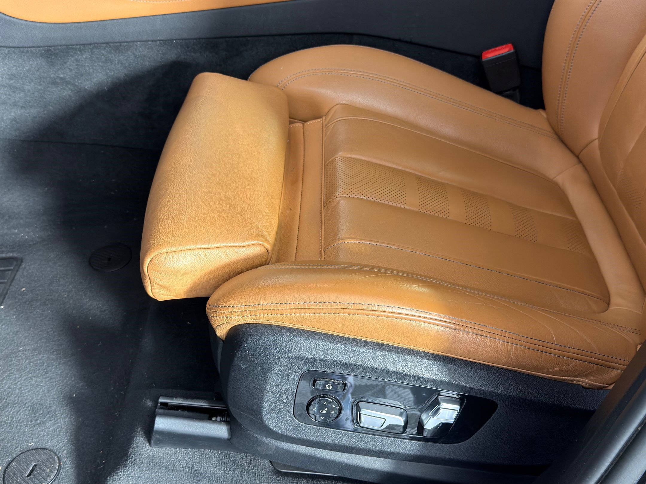 Used 2021 BMW X5 sDrive40i w/ Premium Package image 11