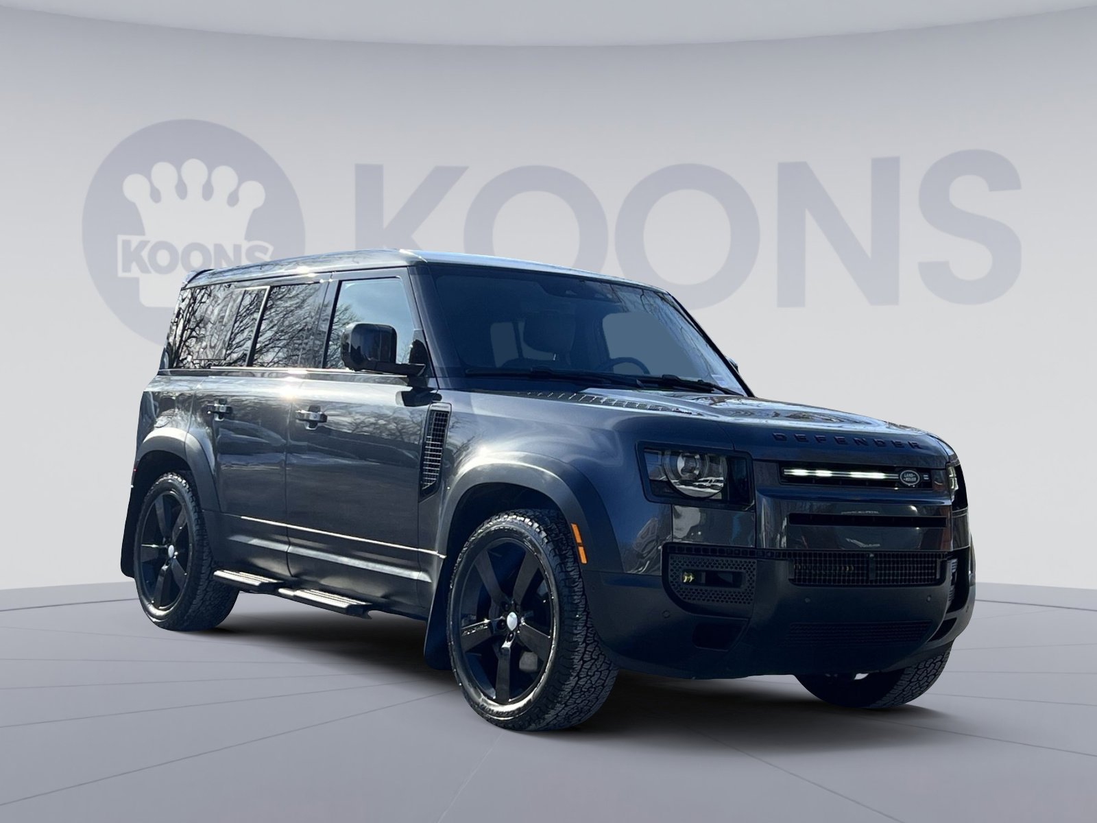 Used 2024 Land Rover Defender 110 SE image 8