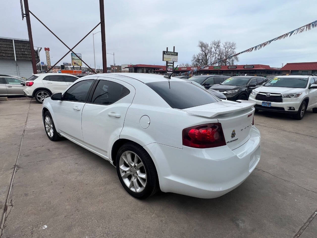 Used 2014 Dodge Avenger R/T w/ Sun/Sound Group FWD image 5