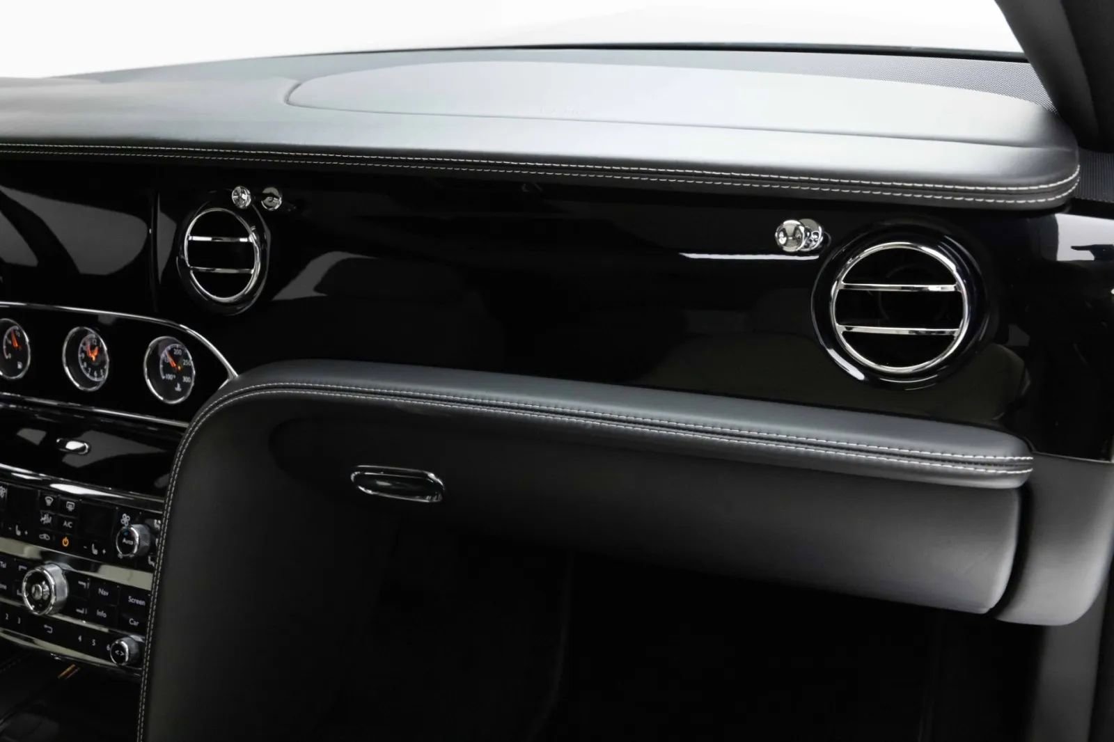 Used 2014 Bentley Mulsanne RWD image 28
