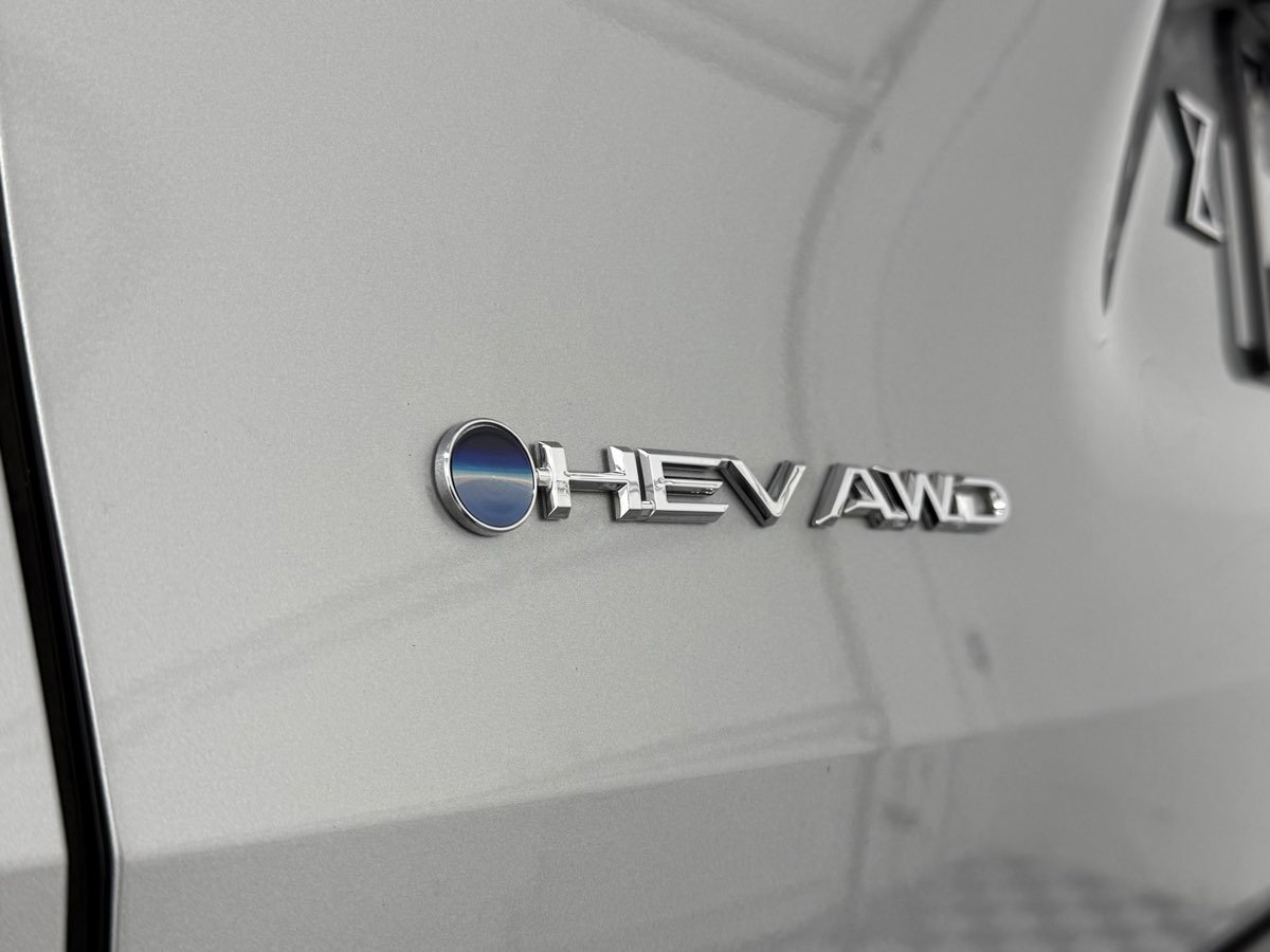 Used 2024 Toyota Grand Highlander Limited image 9