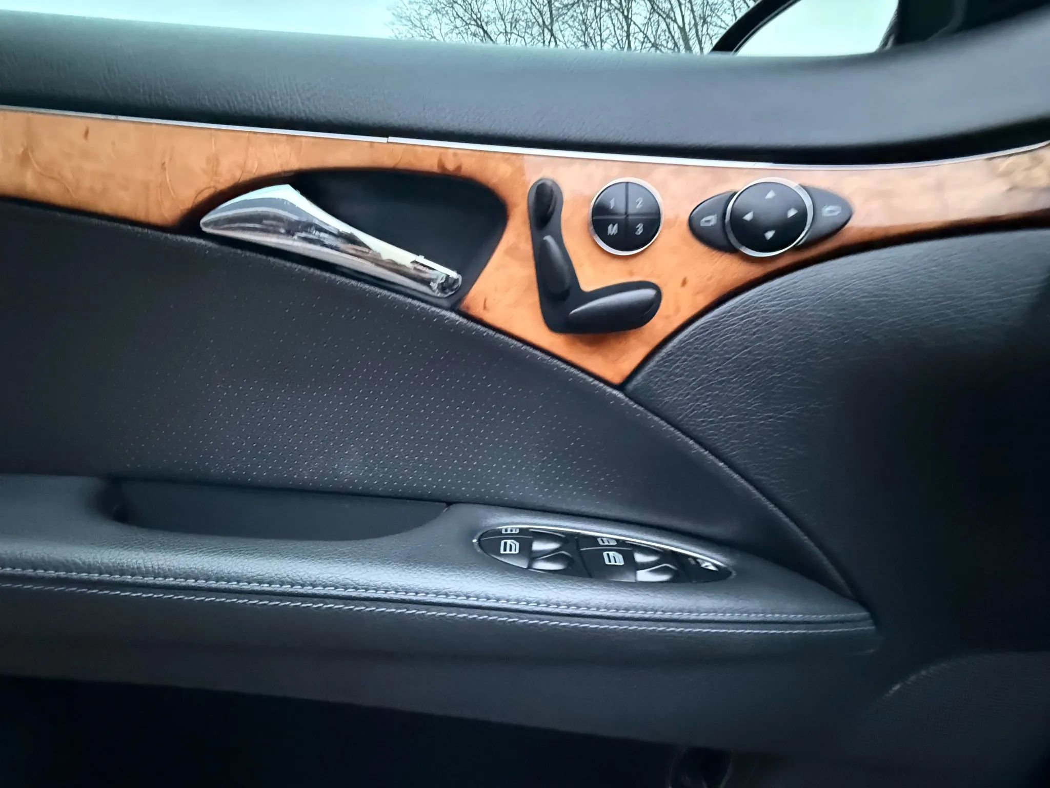 Used 2006 Mercedes-Benz E 350 4MATIC Sedan image 9