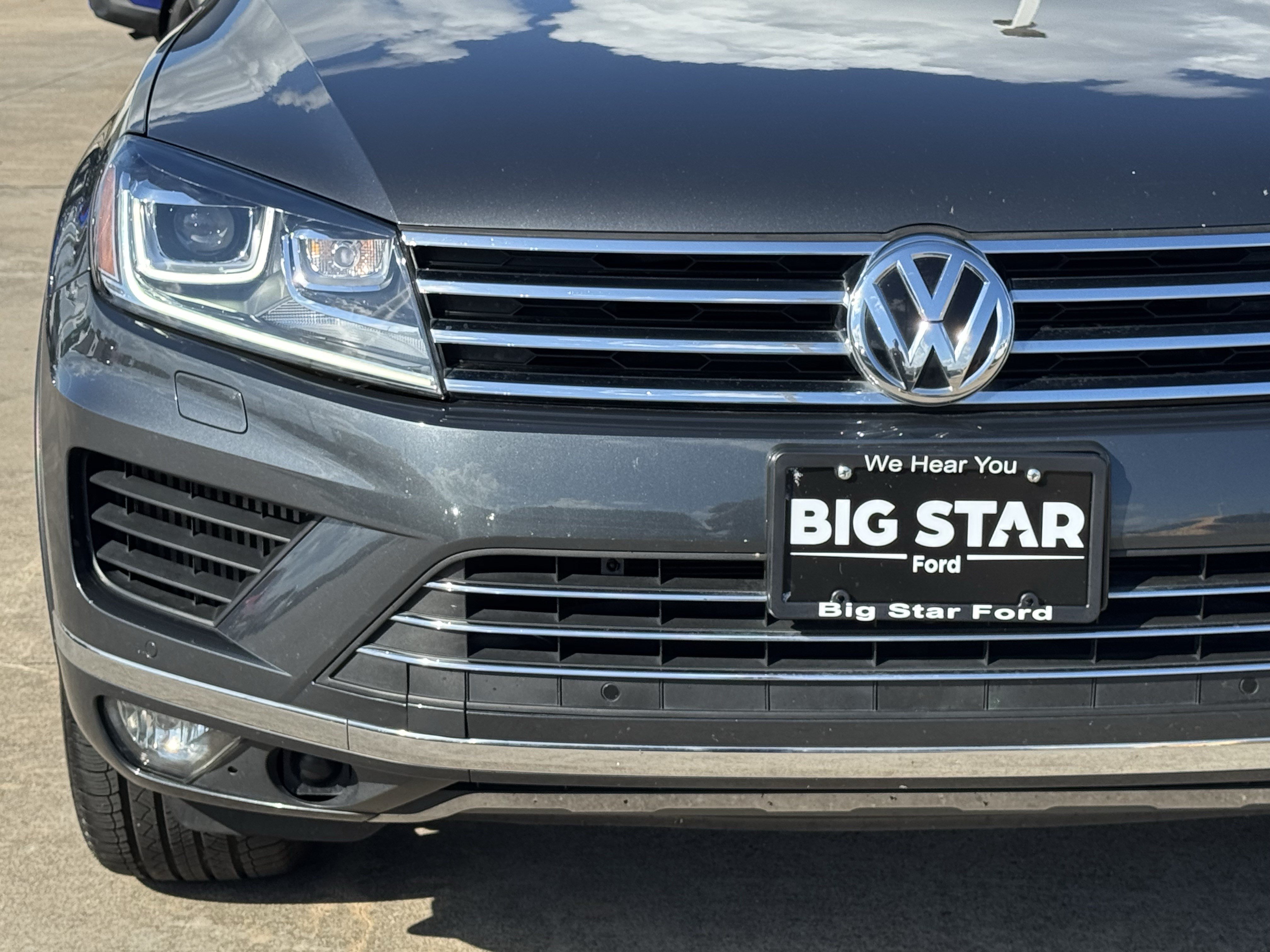 Used 2016 Volkswagen Touareg Sport AWD/4WD image 12