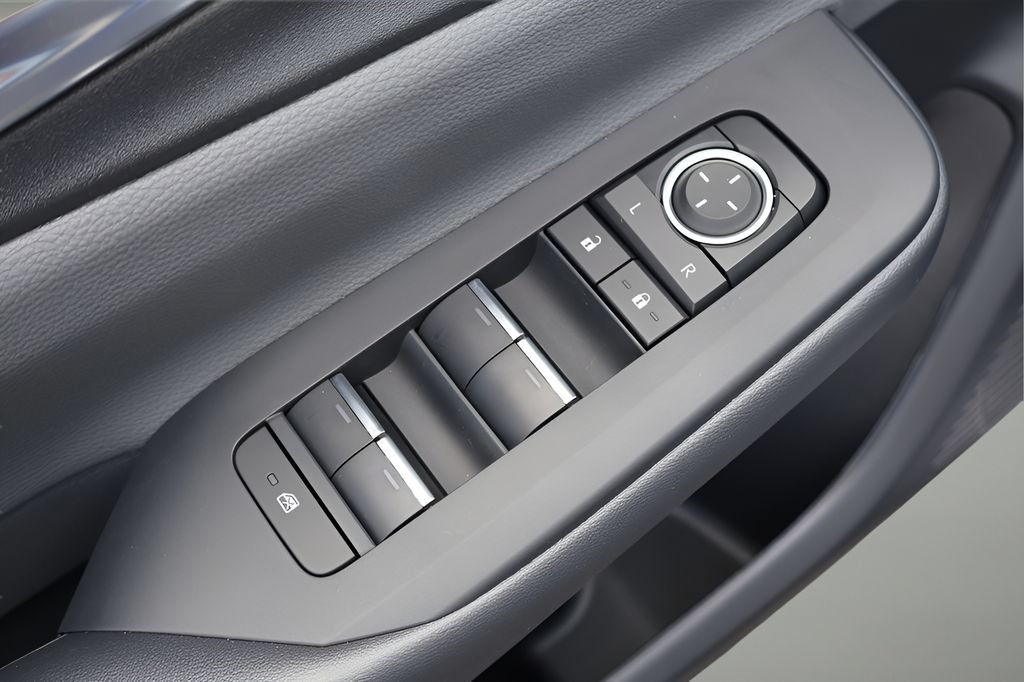 Certified 2026 Toyota Prius XLE FWD image 10