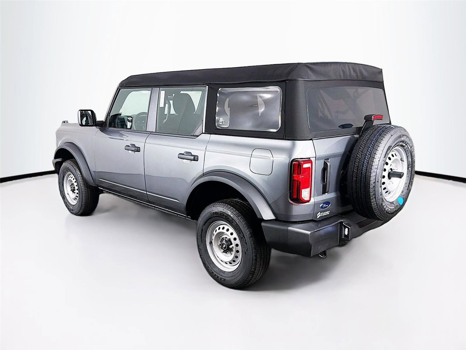 New 2025 Ford Bronco 4-Door image 5