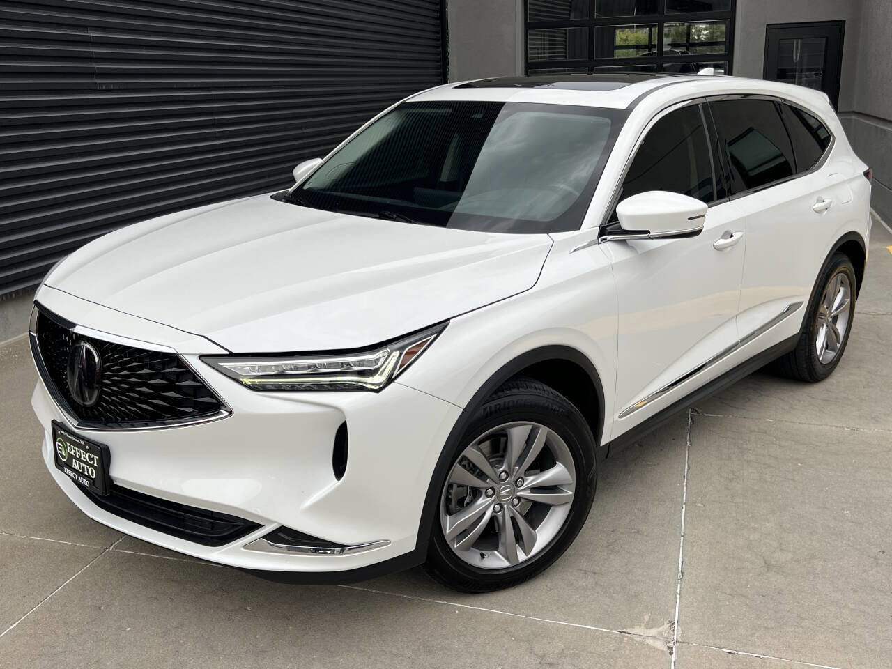 Used 2022 Acura MDX SH-AWD image 2