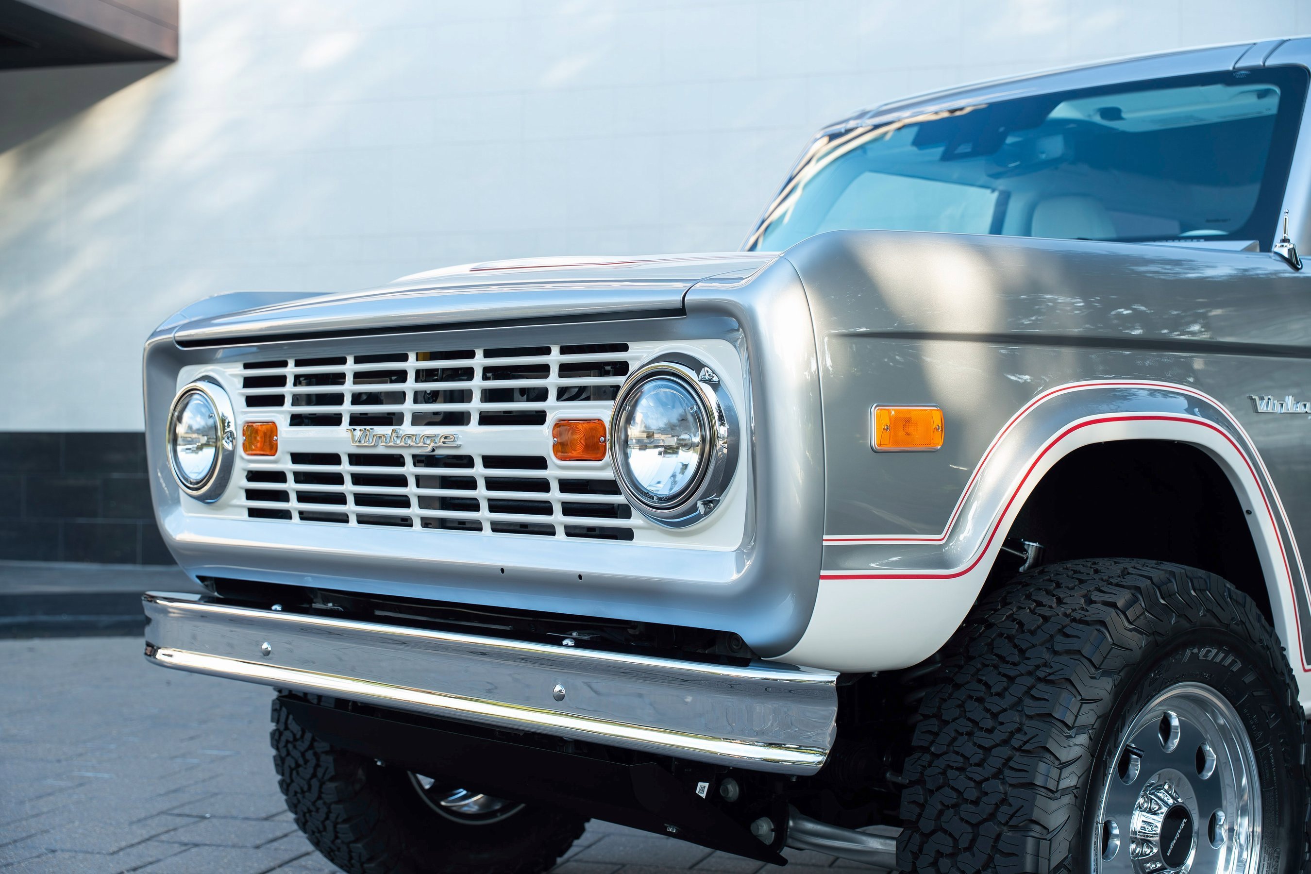 Used 2025 Ford Bronco Badlands image 8