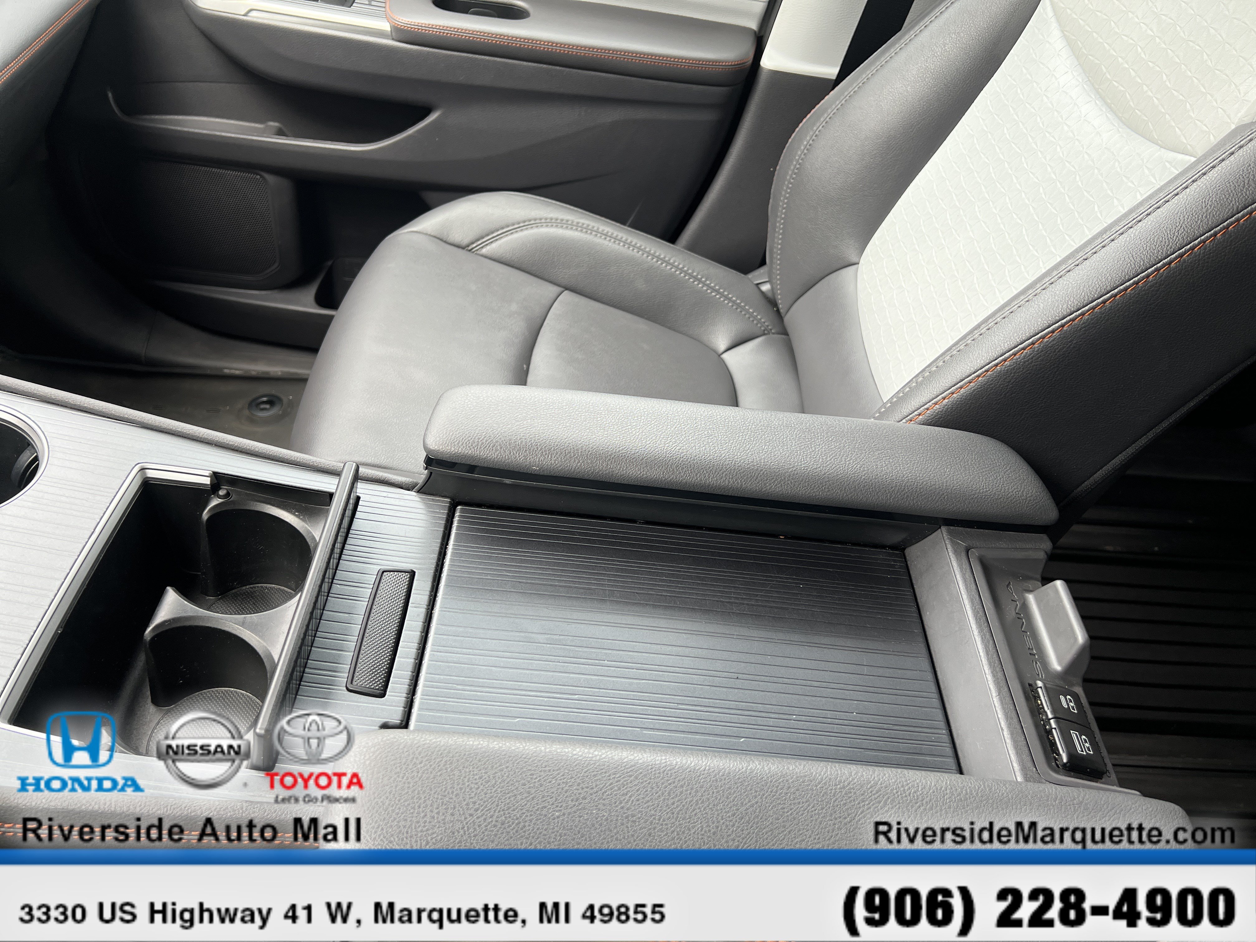 Used 2021 Toyota Sienna XSE AWD/4WD image 20