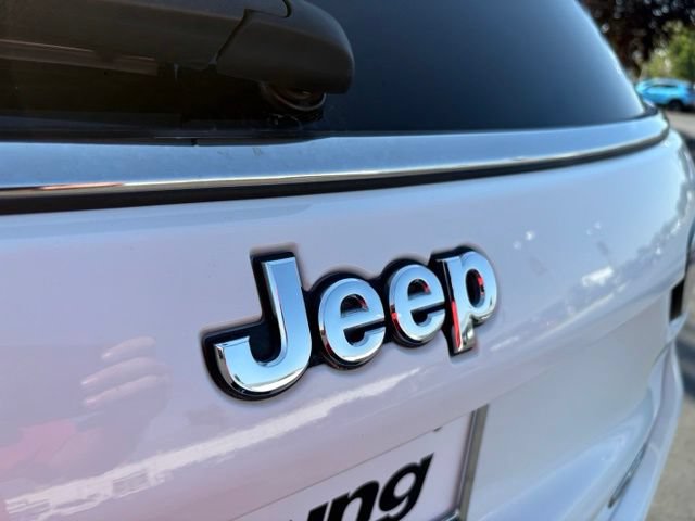 Used 2024 Jeep Compass Latitude AWD/4WD image 7