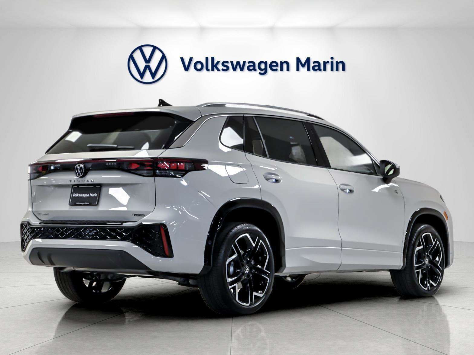 New 2026 Volkswagen Tiguan SEL R-Line AWD/4WD image 5