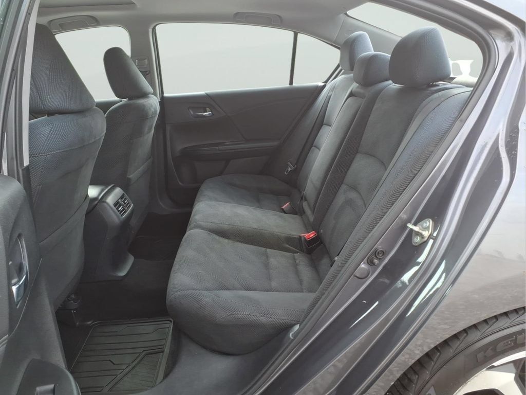 Used 2017 Honda Accord EX image 32