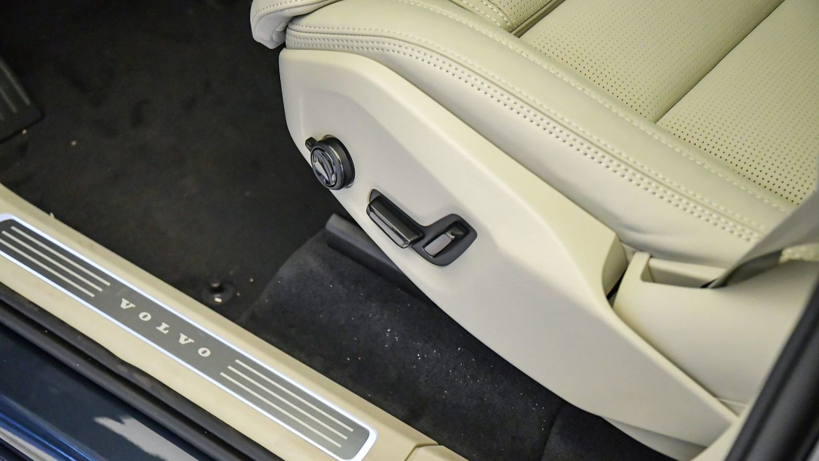 New 2026 Volvo XC90 T8 Ultra w/ Protection Package image 28