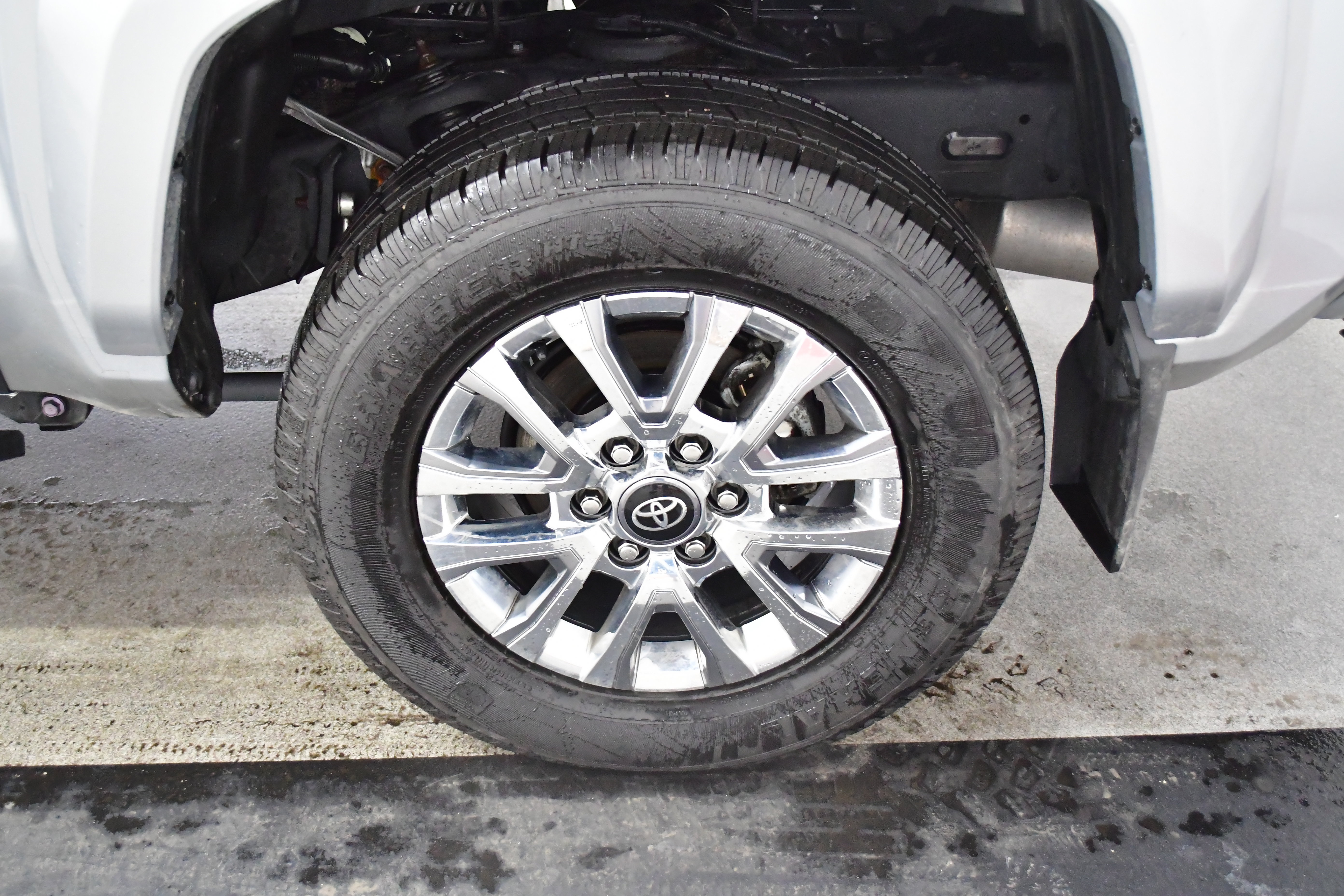 Used 2024 Toyota Tacoma Limited w/ Limited Package (LT) image 62