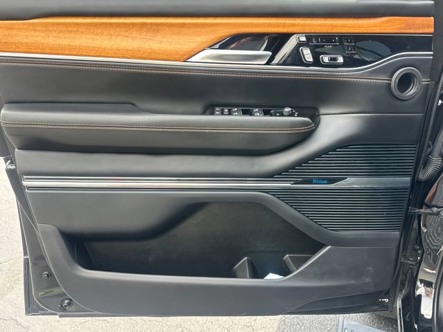 Used 2022 Jeep Grand Wagoneer Series III w/ Flexible Seating Group AWD/4WD image 13