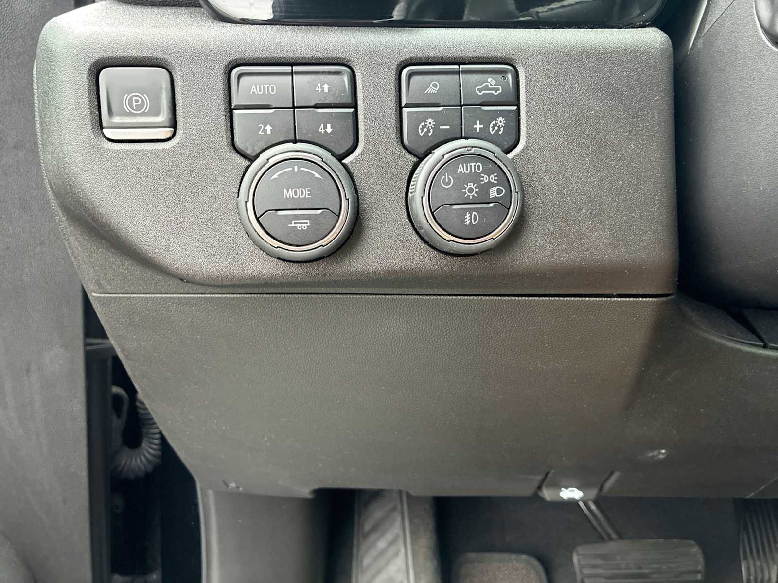 Certified 2022 Chevrolet Silverado 1500 High Country w/ Technology Package image 18