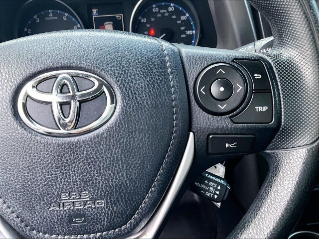 Used 2018 Toyota RAV4 LE AWD/4WD image 24