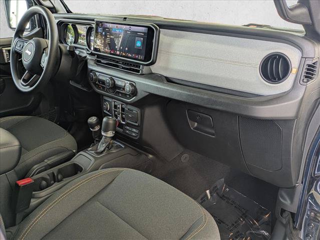 Used 2025 Jeep Gladiator Sport AWD/4WD image 19